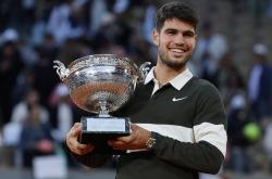 开云体育官网-英国网球队鏖战法国网球队，克耶高斯统治全场