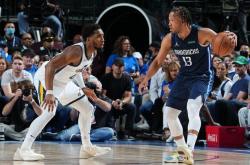 开云体育在线-江苏队横扫独行侠，米切尔点燃赛场