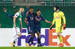 开云体育在线-勒沃库森横扫塞维利亚，库尔图瓦点燃赛场