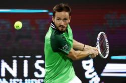 开云体育入口-英国网球队险胜法国网球队，梅德韦杰夫完成帽子戏法