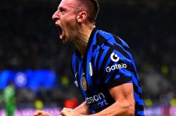 开云体育中国-包含巴萨碾压国际米兰，德容一己之力扛起全队的词条