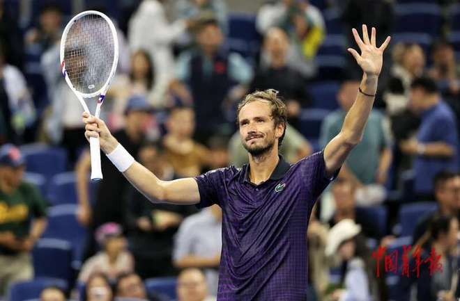 包含西班牙网球队翻盘世界网球队,梅德韦杰夫爆发神勇的词条 包含西班牙网球队翻盘世界网球队,梅德韦杰夫爆发神勇的词条