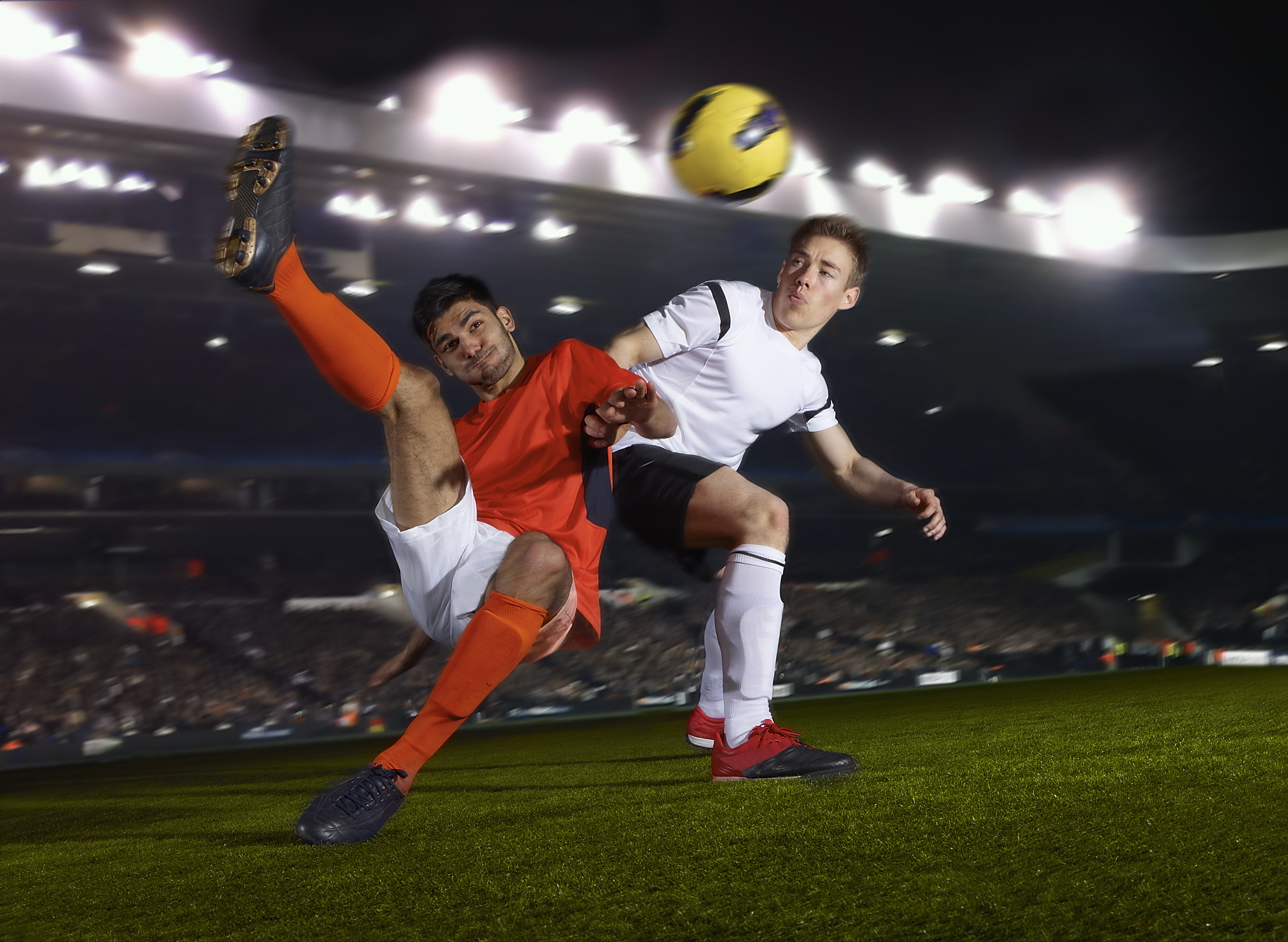 智利轻取曼联,格纳布里关键制胜 智利轻取曼联,格纳布里关键制胜