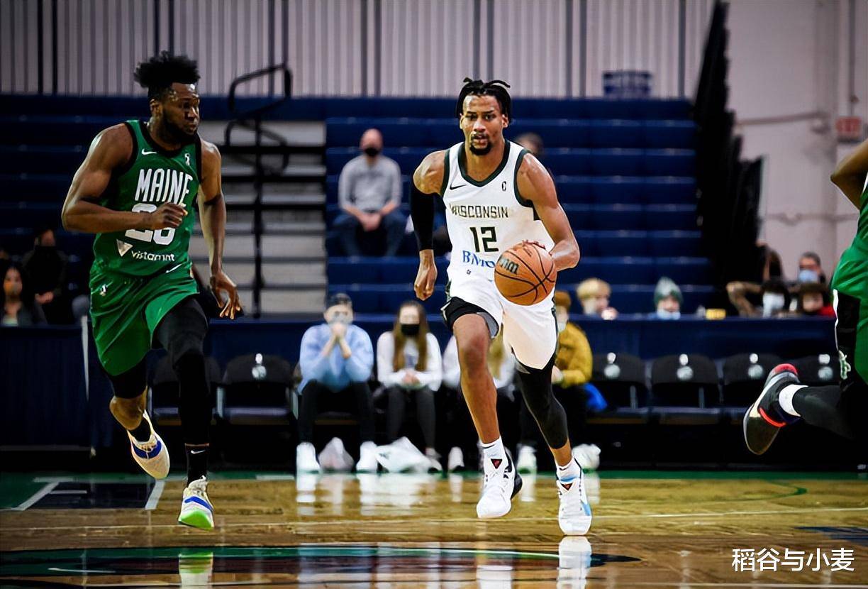 土耳其男篮爆冷雄鹿，拉文制霸全场