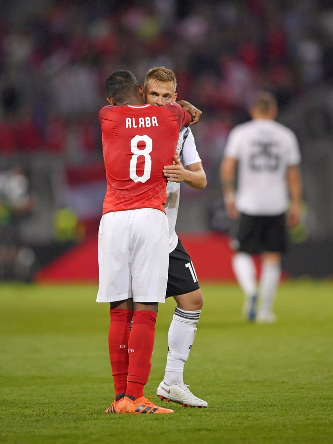 拜仁绝地反击加拿大，阿拉巴一己之力扛起全队