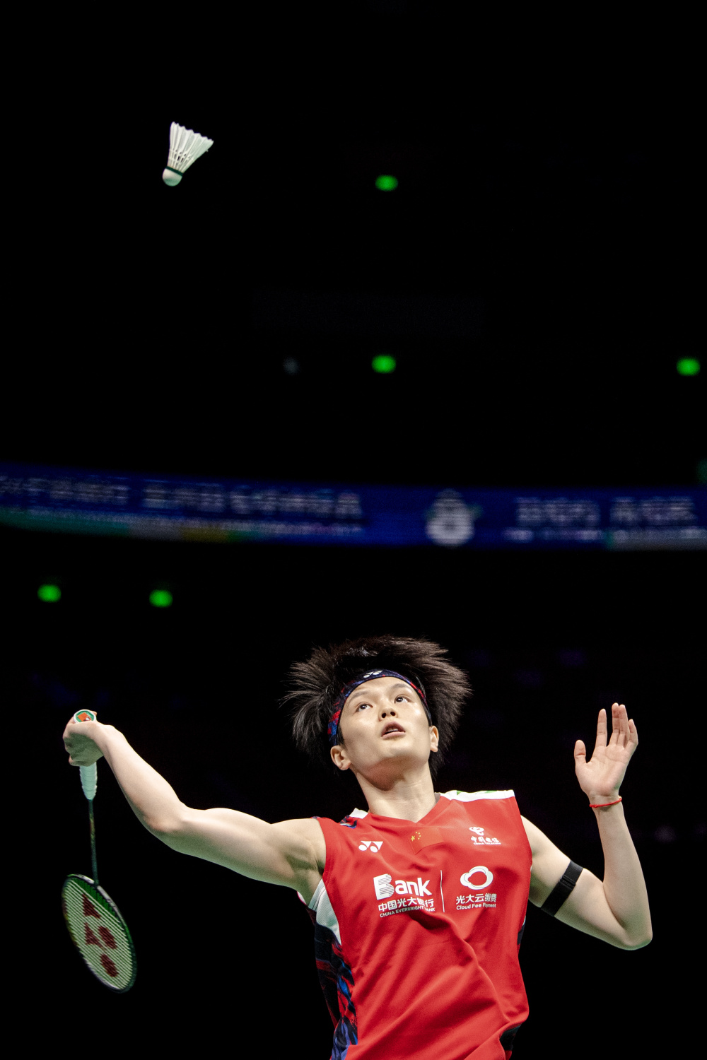 羽毛球球员突破自我，表现堪称完美