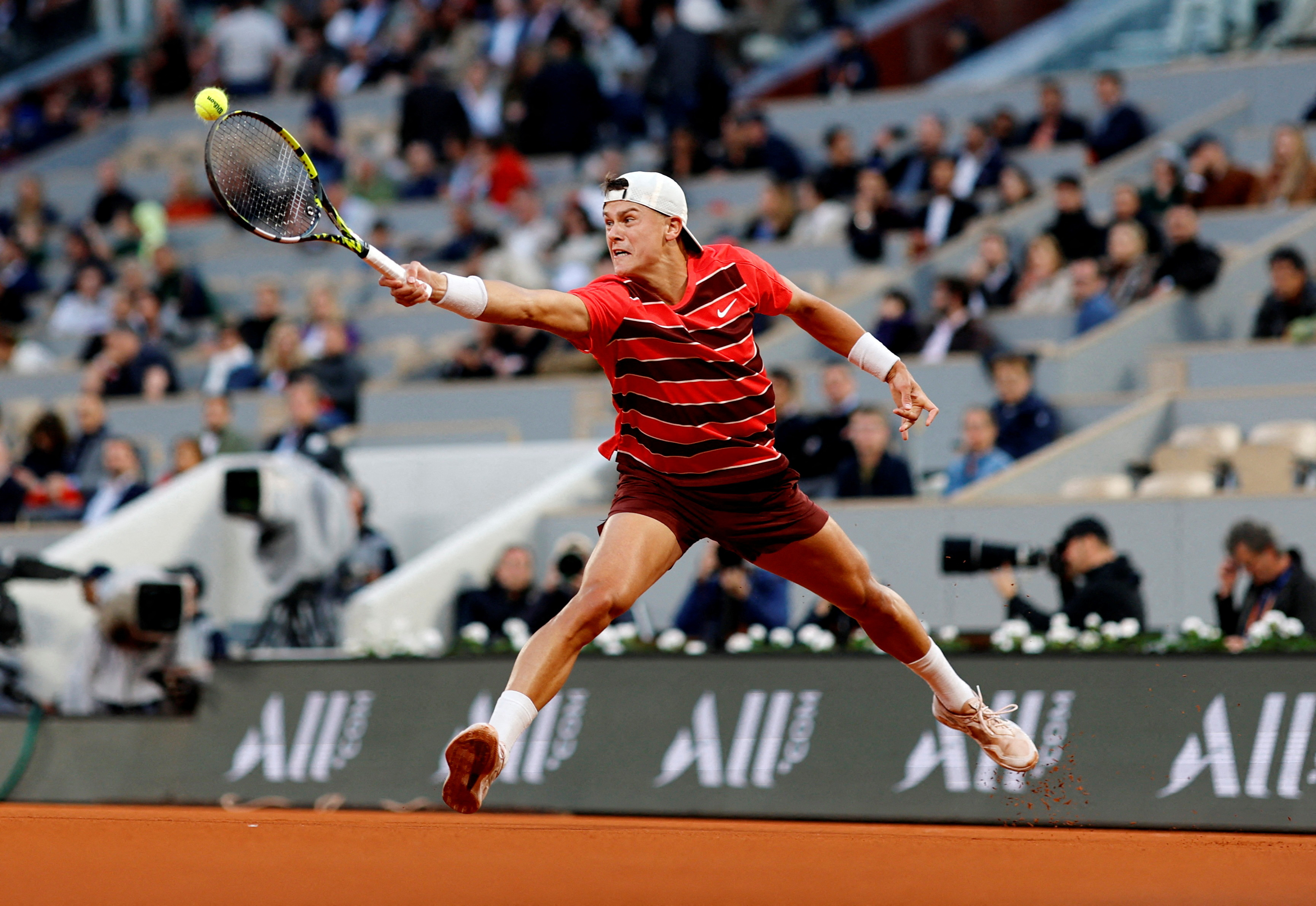 球星爆发！网球赛场再现神级操作