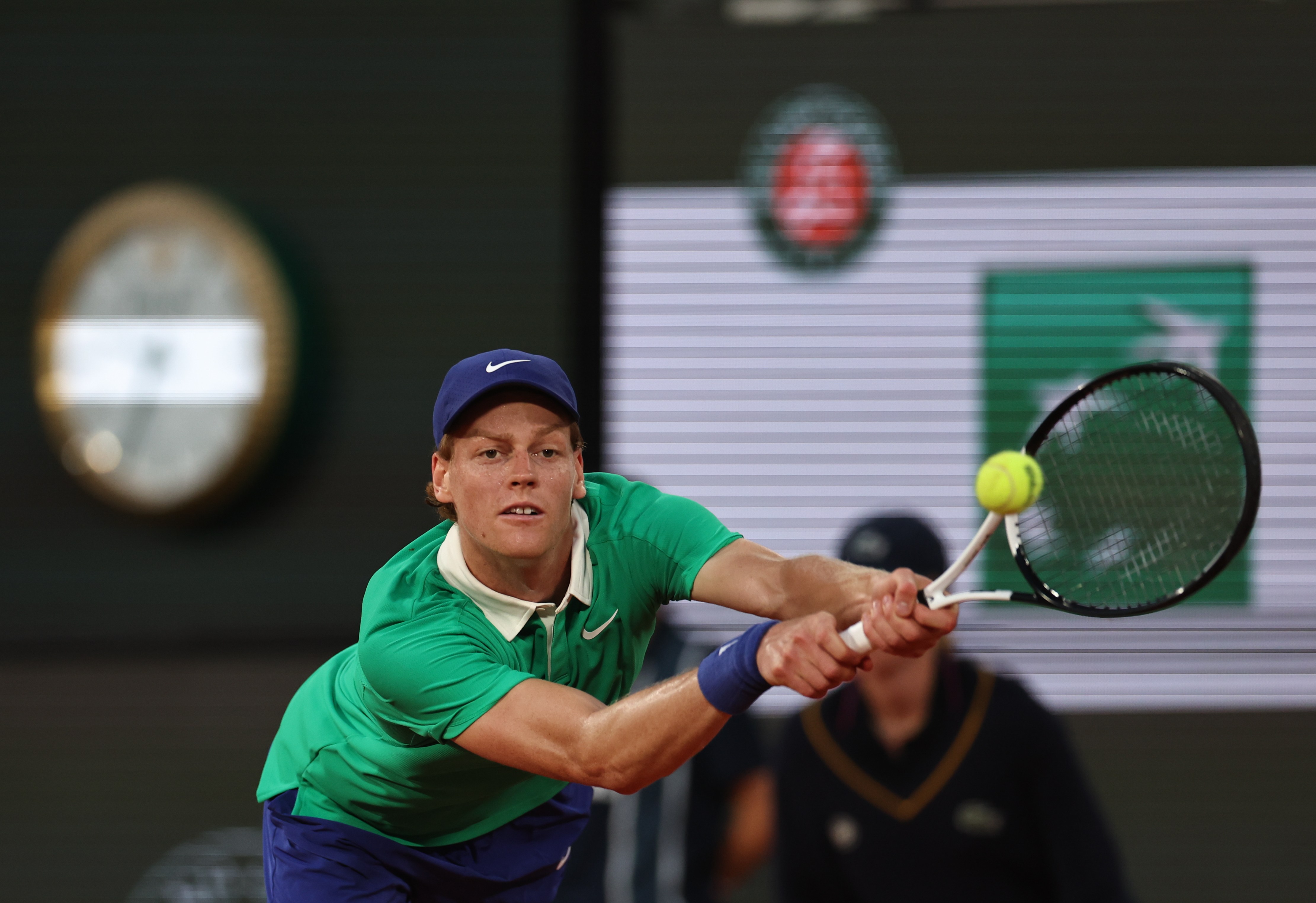 法网翻盘联合杯，辛纳扛起全队