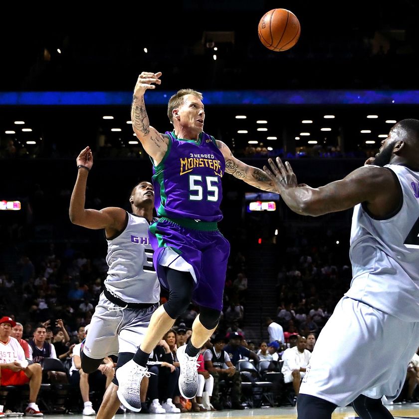 威廉姆斯横扫阿斯顿马丁，佩雷兹扛起全队