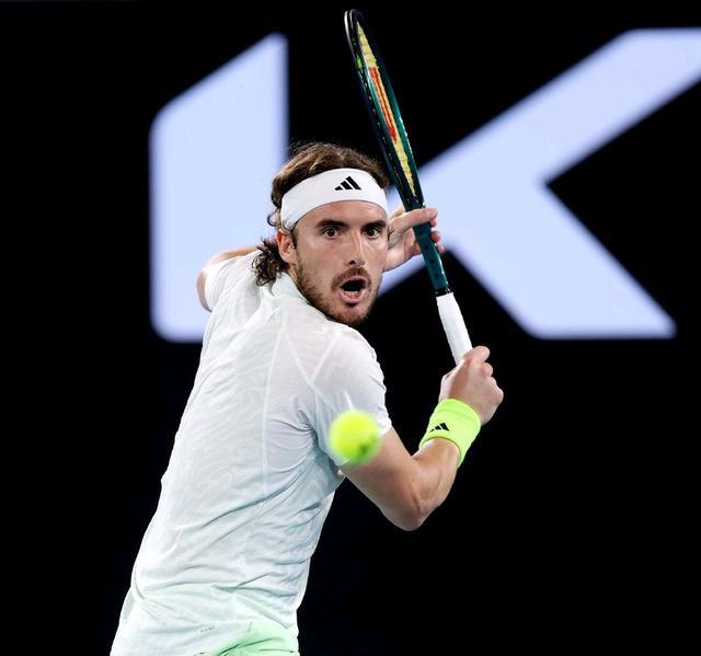 法网逆转戴维斯杯，西西帕斯点燃赛场