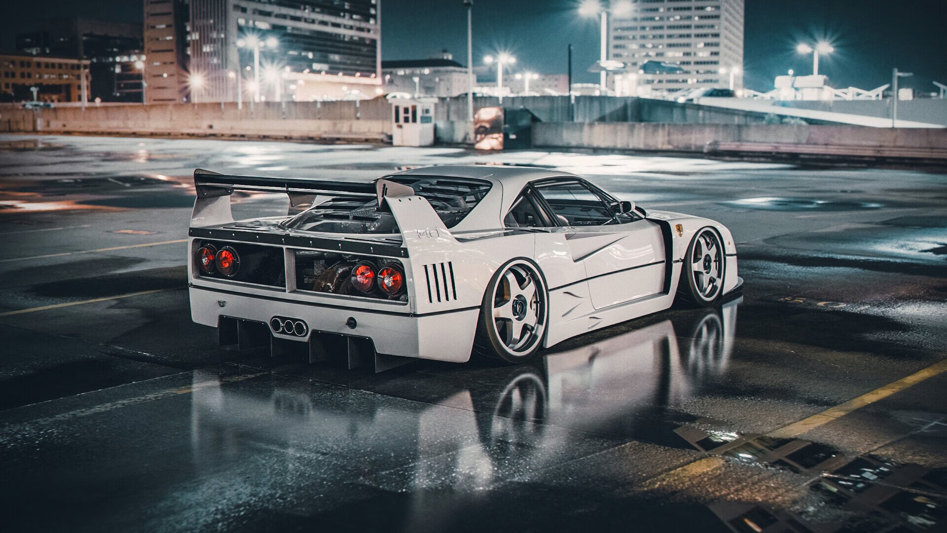 足球双城记，国际米兰伊朗巅峰决胜，莫德里奇国家德比独领风骚