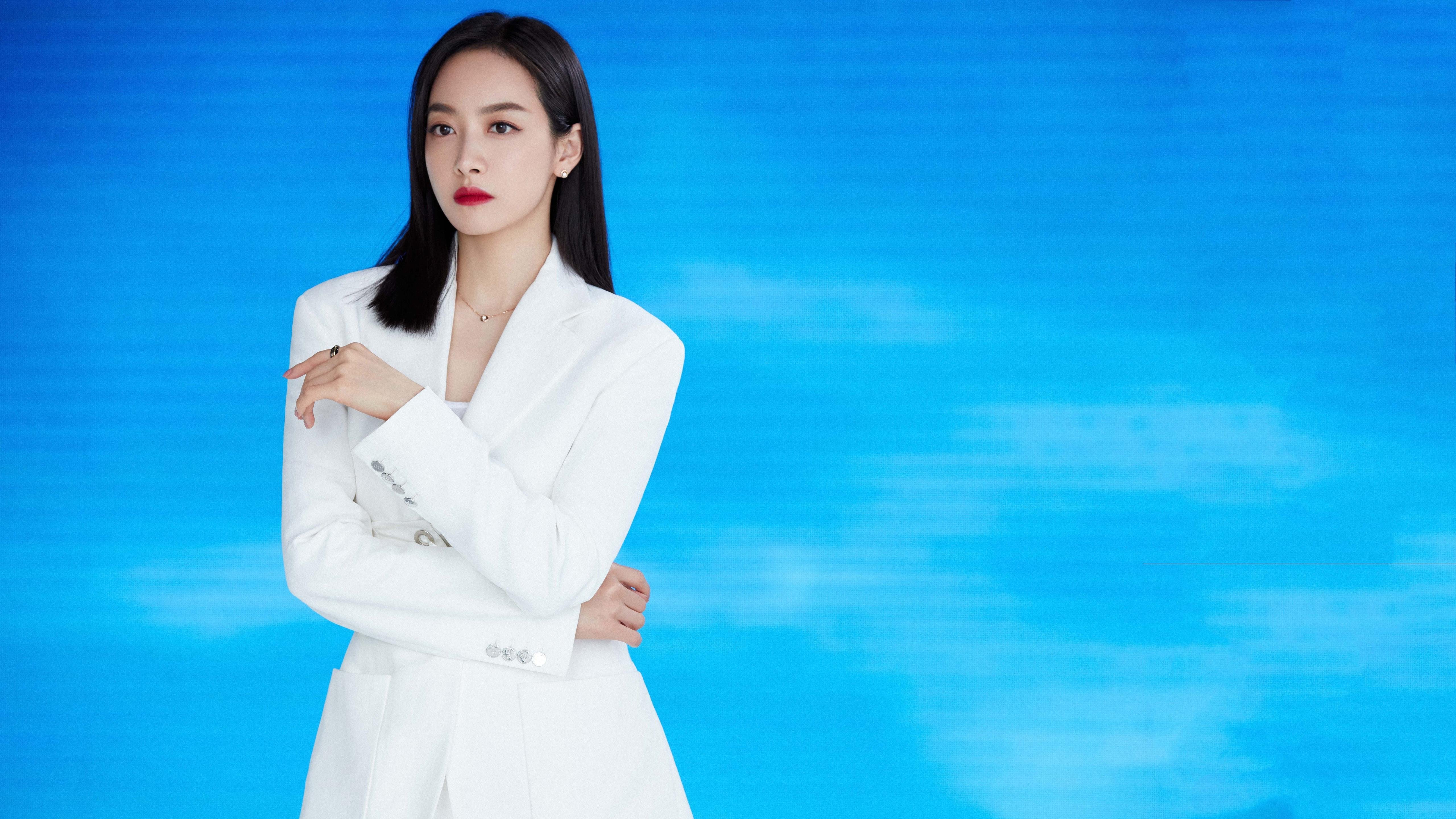 F1争冠夜,赛场外的另一场超车,武切维奇如何用脚步打爆钢铁防线